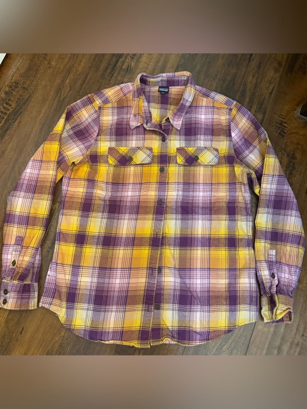 Patagonia Women's Long-Sleeved
Organic Cotton Midweight
Fjord Flannel Shirt L
